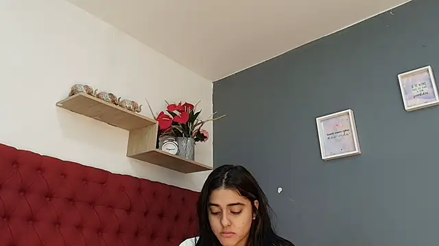 natalia aguirre1 online show from 11-30-25, 12:20