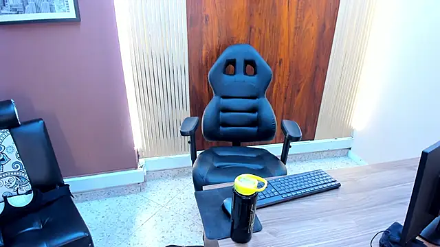 VickyJohnson1 online show from 02-19-25, 08:41