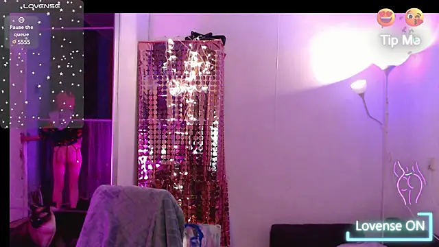 Snapshot of mischellemeow13 chatting on 12-06-24, 07:21 mischellemeow13 online show from 12-06-24, 07:21