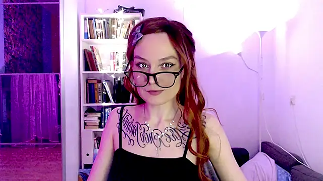 Snapshot of mischellemeow13 chatting on 02-09-25, 01:11 mischellemeow13 online show from 02-09-25, 01:11