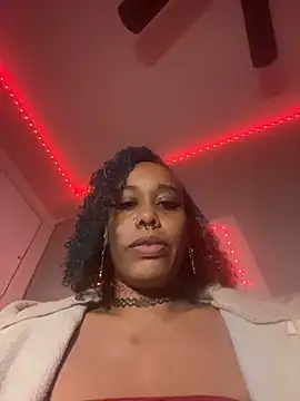 loveluna8 online show from 10-31-25, 08:26