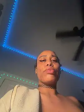 Snapshot of loveluna8 chatting on 06-04-26, 10:16 loveluna8 online show from 06-04-26, 10:16