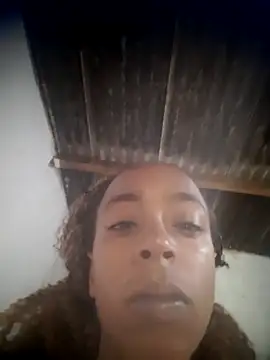 Snapshot of garota10 chatting on 12-21-25, 12:34 garota10 online show from 12-21-25, 12:34