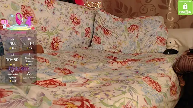  M i a    online show from 10-20-25, 02:56