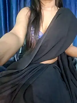 Snapshot of Lufi_2 chatting on 10-24-25, 04:58 Lufi 2 online show from 10-24-25, 04:58