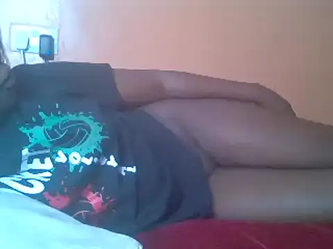 Snapshot of Moonfades chatting on 01-19-25, 02:59 Moonfades online show from 01-19-25, 02:59