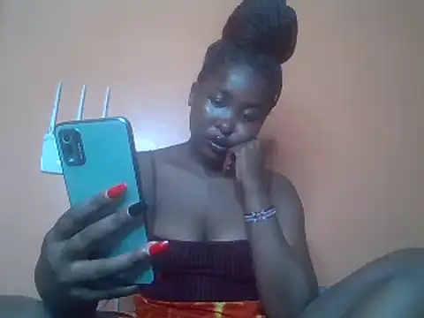 Snapshot of Moonfades chatting on 01-31-25, 12:29 Moonfades online show from 01-31-25, 12:29