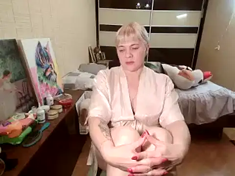 Lia Laguna77 online show from 10-26-25, 07:42