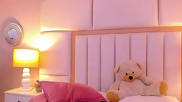 Snapshot of AmbarSantany chatting on 03-15-25, 12:15 AmbarSantany online show from 03-15-25, 12:15