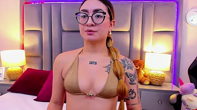 Snapshot of AmbarSantany chatting on 09-09-25, 01:10 AmbarSantany online show from 09-09-25, 01:10