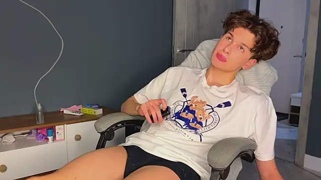 alyx garden online show from 12-28-24, 08:15