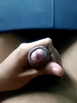 Snapshot of AloneDick chatting on 11-13-25, 09:30 AloneDick online show from 11-13-25, 09:30