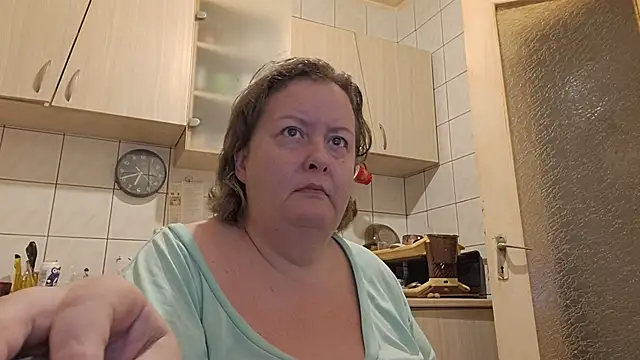 Snapshot of melissaBlessing chatting on 09-18-25, 03:41 melissaBlessing online show from 09-18-25, 03:41