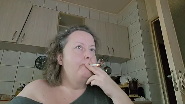 Snapshot of melissaBlessing chatting on 12-14-25, 11:37 melissaBlessing online show from 12-14-25, 11:37