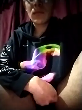 Snapshot of AngelCS03 chatting on 12-18-25, 07:47 AngelCS03 online show from 12-18-25, 07:47