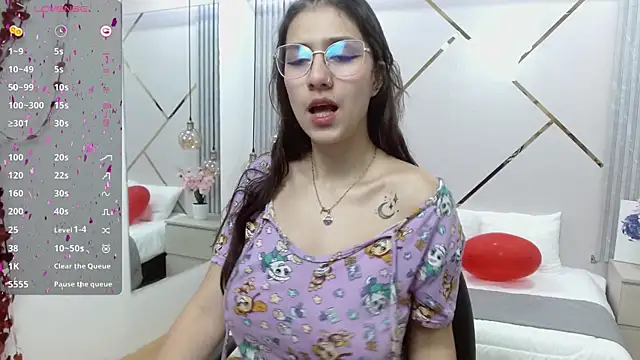 Lita Rogers online show from 02-12-25, 01:48