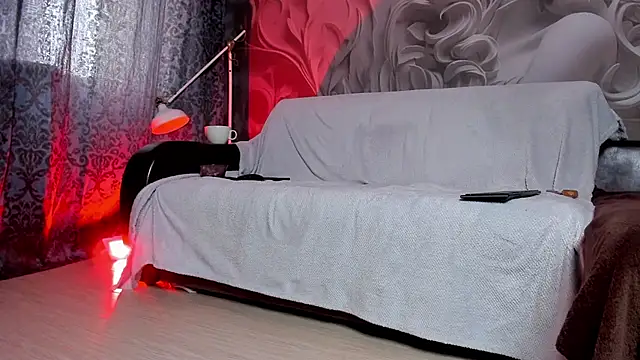 IrenePearcy online show from 02-13-25, 08:38