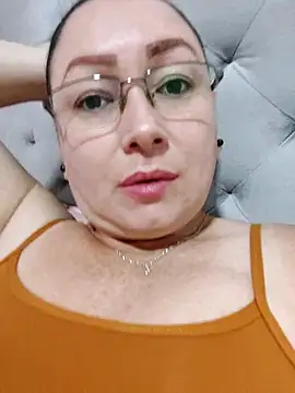 Snapshot of milly_sanchez chatting on 05-17-26, 05:20 milly sanchez online show from 05-17-26, 05:20