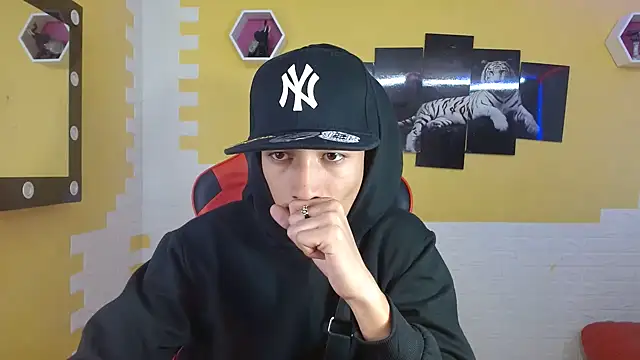 jose sexycumm online show from 03-10-25, 06:45