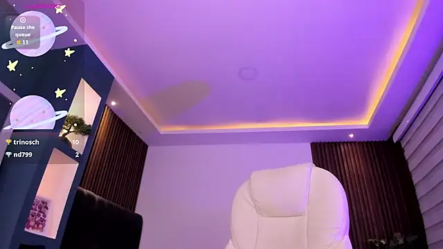 Snapshot of Lucy_Smith2 chatting on 12-15-24, 08:19 Lucy Smith2 online show from 12-15-24, 08:19