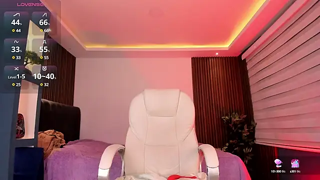 Snapshot of Lucy_Smith2 chatting on 12-30-24, 04:31 Lucy Smith2 online show from 12-30-24, 04:31