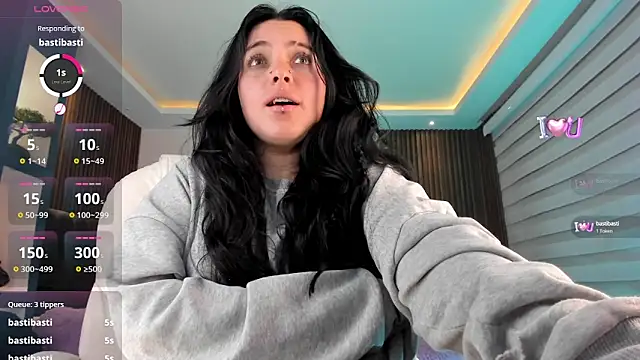 Snapshot of Lucy_Smith2 chatting on 12-31-24, 08:26 Lucy Smith2 online show from 12-31-24, 08:26