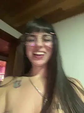 Snapshot of VioletaSubmissive chatting on 12-28-24, 02:43 VioletaSubmissive online show from 12-28-24, 02:43