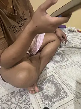 Snapshot of sissarahotty chatting on 08-09-26, 02:11 sissarahotty online show from 08-09-26, 02:11