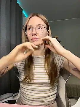 littlevildevil online show from 02-02-26, 09:41