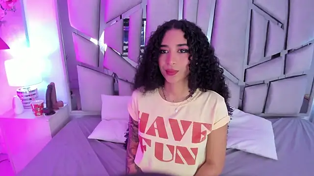  lanna jhonson  online show from 03-11-25, 02:40