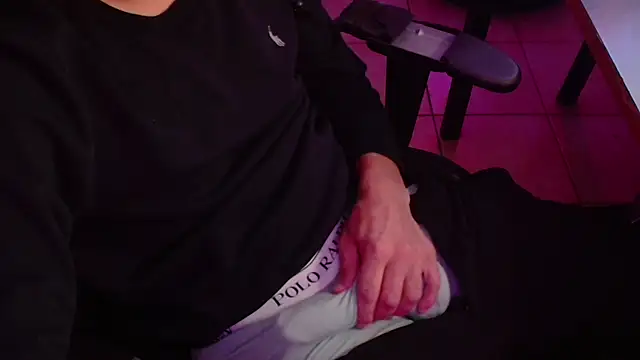 Snapshot of Vlad230323 chatting on 11-12-25, 05:02 Vlad230323 online show from 11-12-25, 05:02