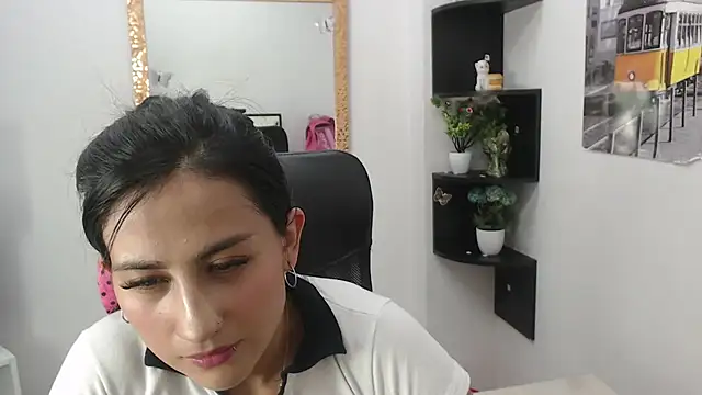 EmilyyEvans  online show from 01-10-25, 03:16