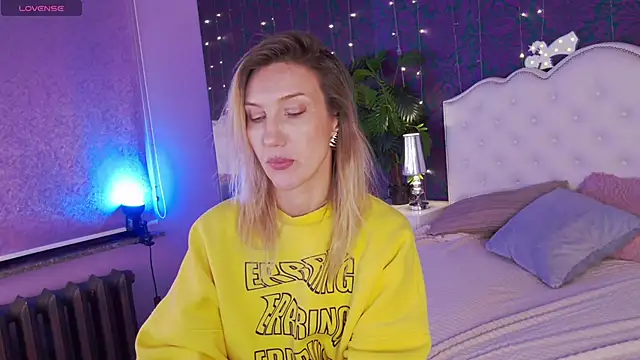 Snapshot of ElizaMayers chatting on 02-08-26, 07:17 ElizaMayers online show from 02-08-26, 07:17