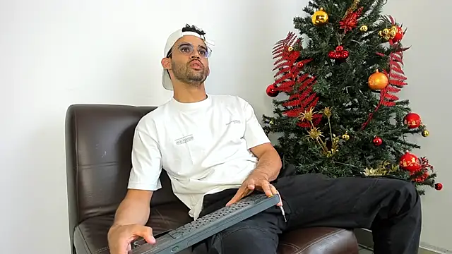 crisandrews online show from 11-30-25, 08:46