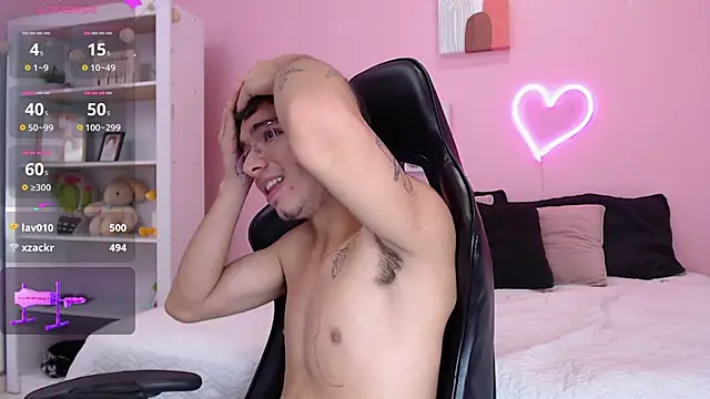 Ian Castillo  online show from 01-10-25, 02:23