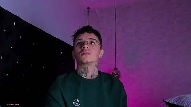 Ian Castillo  online show from 10-04-25, 11:19