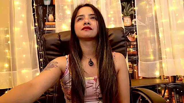 Snapshot of julietta___jackson chatting on 07-03-26, 11:22 julietta jackson online show from 07-03-26, 11:22