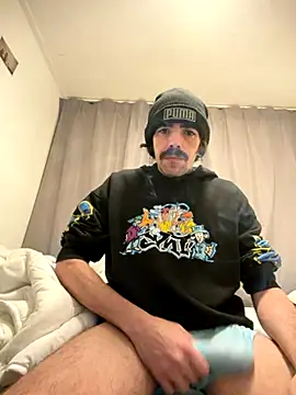 wolfwhite95 online show from 11-17-25, 07:52