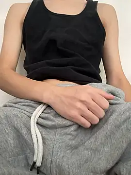 fyzz55555 online show from 12-04-25, 05:28