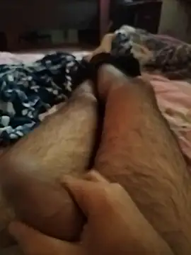 Snapshot of indian___fucker chatting on 10-25-25, 11:29 indian fucker online show from 10-25-25, 11:29