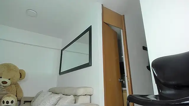 smit hot sr online show from 01-16-26, 04:27