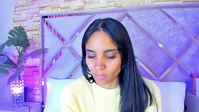 sophie pariss online show from 11-14-25, 02:10