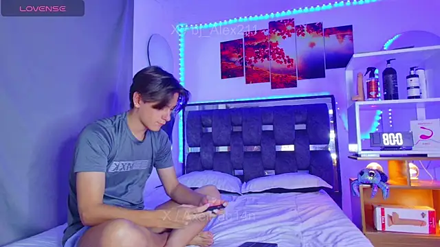 Snapshot of Alex_and_Fabian chatting on 06-15-26, 08:33 Alex and Fabian online show from 06-15-26, 08:33
