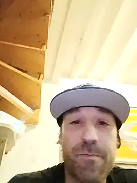 Crookedcook82xh online show from 03-25-26, 09:10