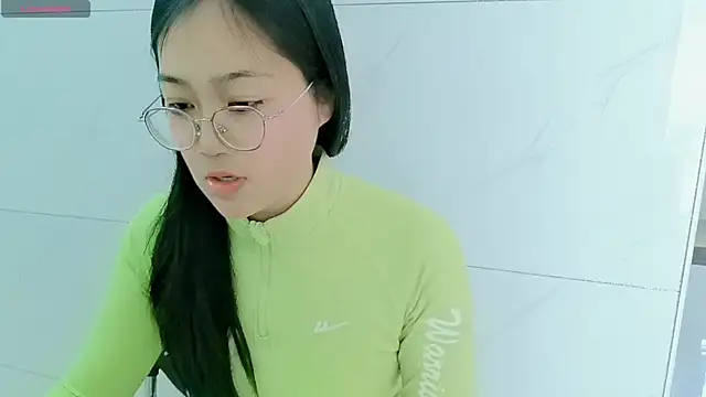 Snapshot of luoxuwen chatting on 02-28-25, 04:32 luoxuwen online show from 02-28-25, 04:32