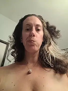 Snapshot of BonfireBonnie chatting on 07-07-26, 01:37 BonfireBonnie online show from 07-07-26, 01:37