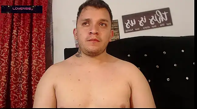 Snapshot of tony_landri chatting on 12-18-24, 06:21 tony landri online show from 12-18-24, 06:21