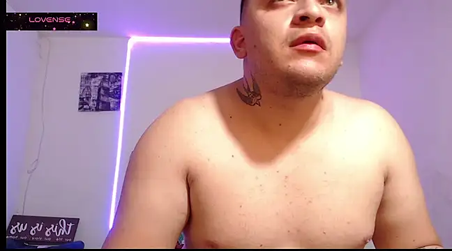 Snapshot of tony_landri chatting on 02-24-25, 05:33 tony landri online show from 02-24-25, 05:33