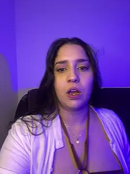 Snapshot of valentina_jonnes1 chatting on 06-28-26, 11:00 valentina jonnes1 online show from 06-28-26, 11:00