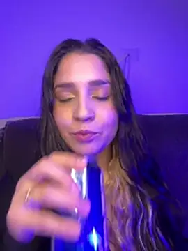 Snapshot of valentina_jonnes1 chatting on 07-11-26, 05:32 valentina jonnes1 online show from 07-11-26, 05:32